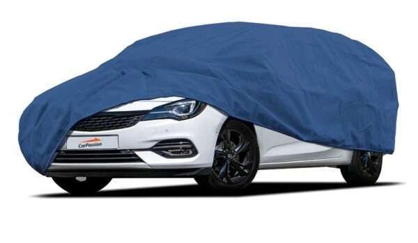 Pokrowiec ochronny na cały samochód typu hatchback, idealny do zabezpieczenia pojazdu przed warunkam.